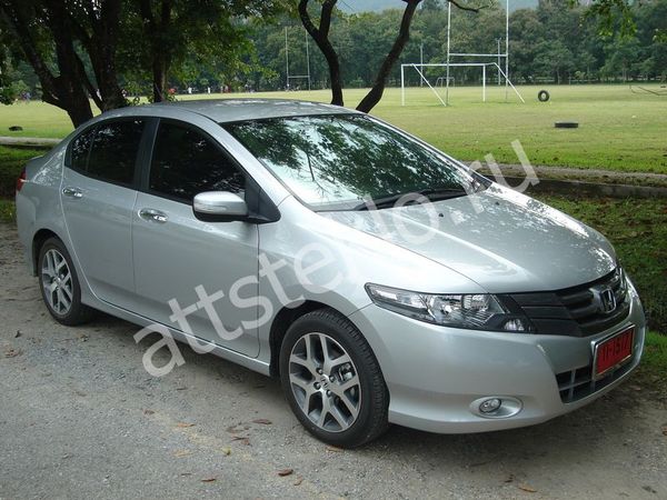 Автостекла Honda City IV c установкой в Москве